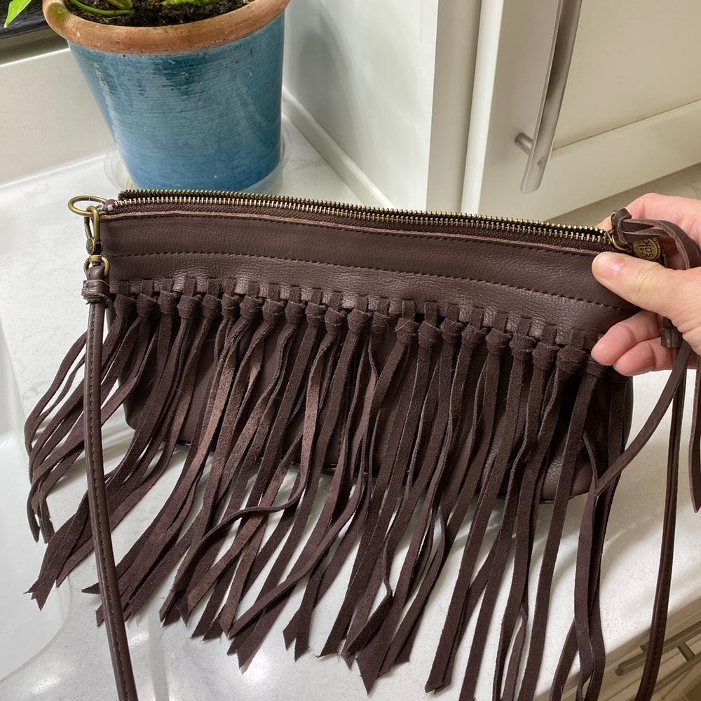 Brown fringed leather Sak purse. Perfect condition!
